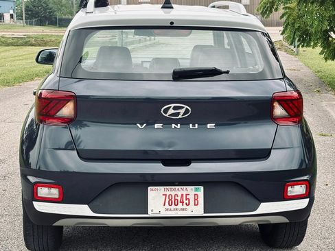 Used 2021 Hyundai Venue FWD image 9