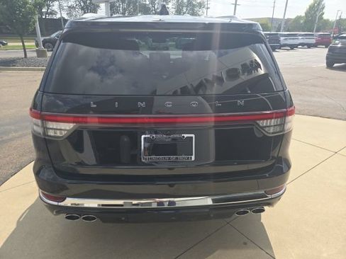 Used 2025 Lincoln Aviator Black Label AWD/4WD image 12