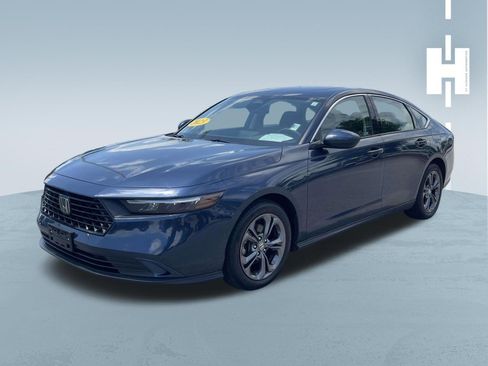 Used 2023 Honda Accord EX image 3