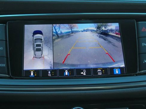 Used 2024 Buick Enclave Avenir image 23