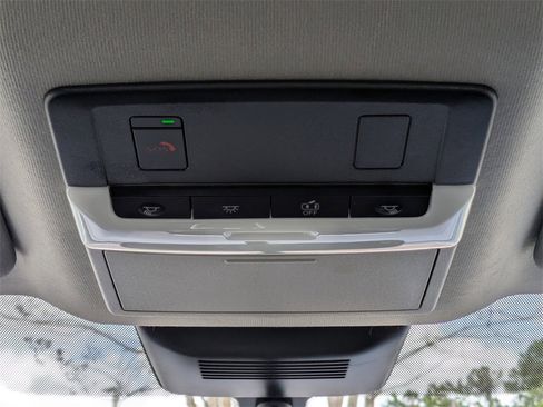 Used 2025 Nissan Sentra SV image 20