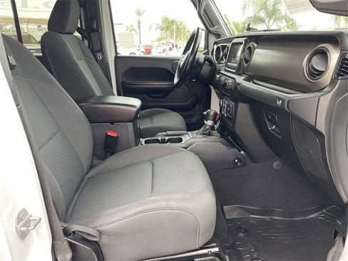 Used 2021 Jeep Gladiator Sport image 27