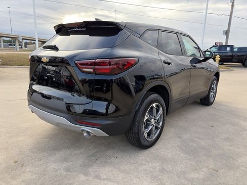 Used 2025 Chevrolet Blazer LT image 4