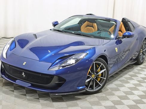 Used 2021 Ferrari 812 GTS RWD image 7