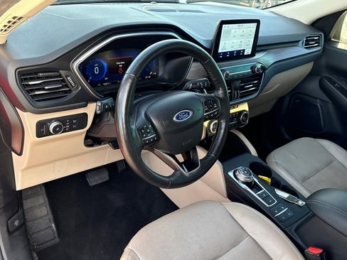 Used 2020 Ford Escape Titanium image 13