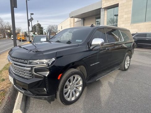 Used 2022 Chevrolet Suburban Premier image 1