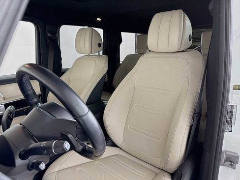 Used 2024 Mercedes-Benz G 550 image 11