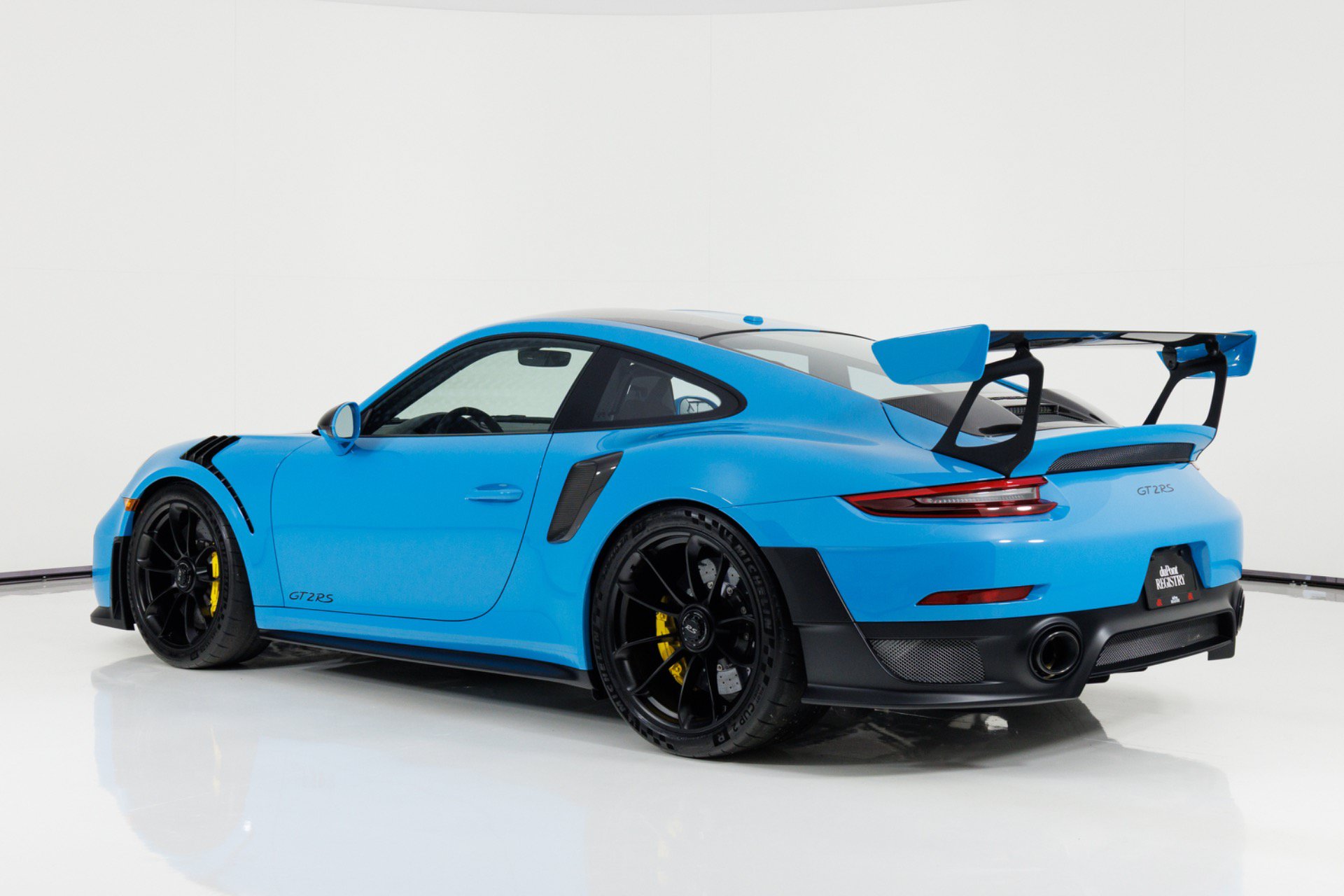 Used 2019 Porsche 911 GT2 RS RWD image 5