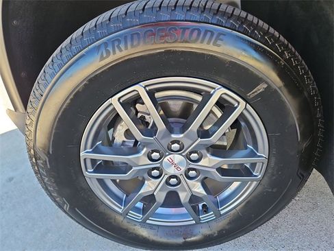 Used 2025 GMC Acadia Elevation image 31