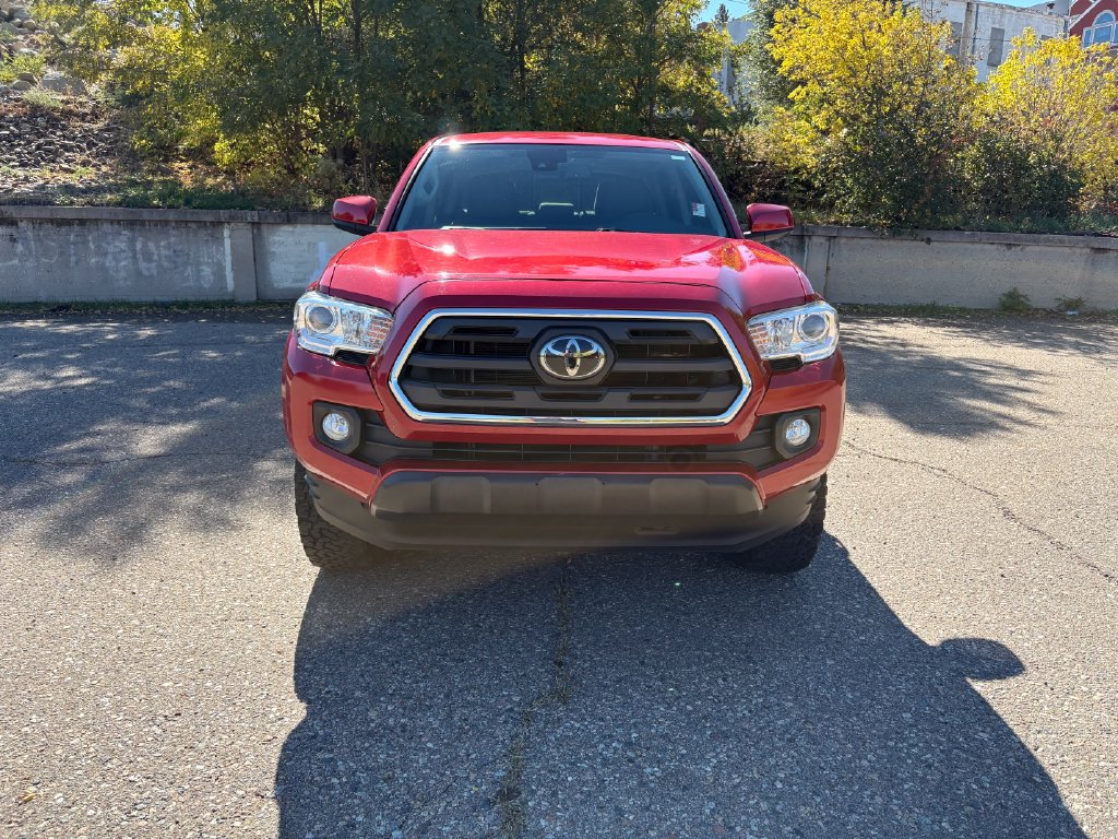 Used 2019 Toyota Tacoma SR5 AWD/4WD image 2