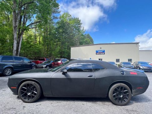 Used 2017 Dodge Challenger R/T Plus image 2