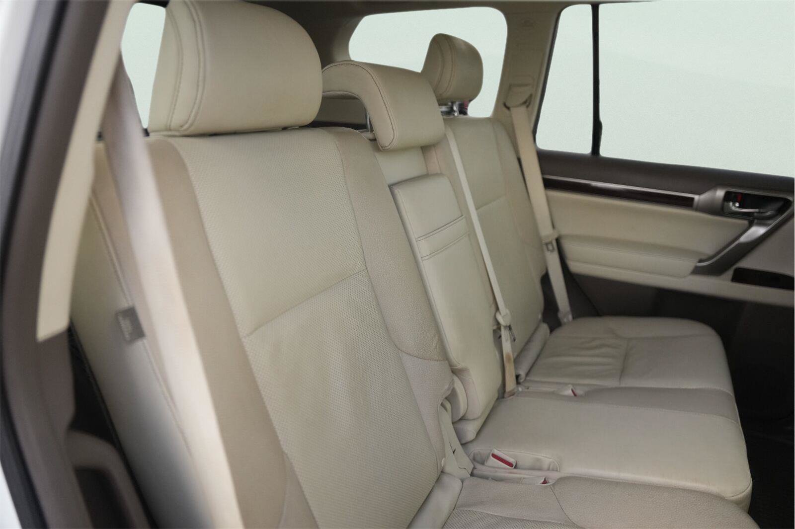 Used 2019 Lexus GX 460 Premium w/ Premium Package AWD/4WD image 17