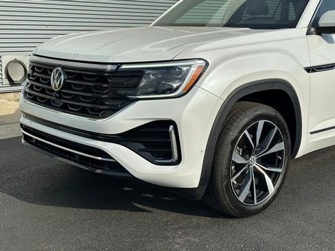 Used 2025 Volkswagen Atlas Cross Sport SEL Premium R-Line AWD/4WD image 8