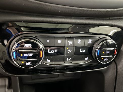 Used 2023 Buick Encore GX Essence w/ Experience Buick Package image 15