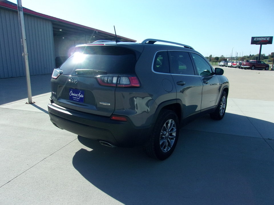 Used 2019 Jeep Cherokee Latitude Plus w/ Cold Weather Group AWD/4WD image 3