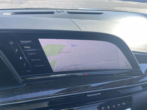 Used 2021 Cadillac Escalade Premium Luxury Platinum image 16