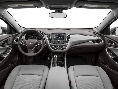 Used 2018 Chevrolet Malibu LS FWD image 5