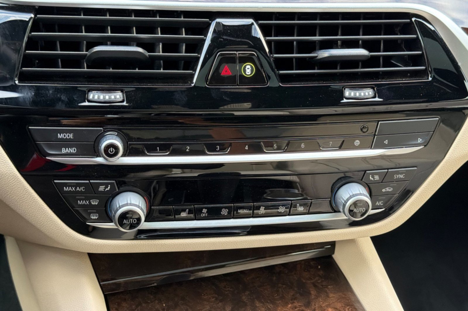 Used 2020 BMW 540i w/ Premium Package RWD image 19