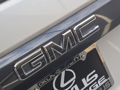 Used 2023 GMC Yukon XL Denali Ultimate AWD/4WD image 11