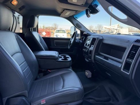 Used 2017 RAM 5500 Tradesman w/ Power & Remote Entry Group image 9