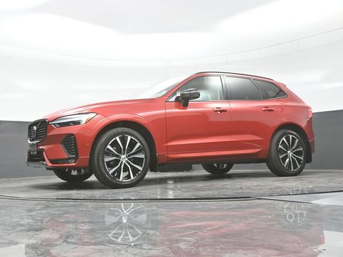 Used 2024 Volvo XC60 B5 Plus AWD/4WD image 25