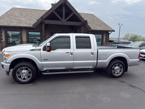 Used 2016 Ford F250 Platinum w/ Platinum Package AWD/4WD image 1