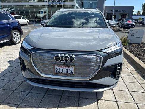 Used 2024 Audi Q4 e-tron Premium Plus w/ Premium Plus RWD image 2