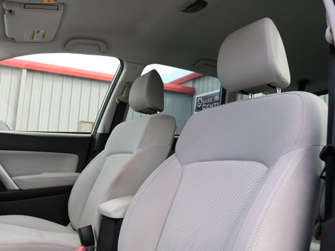 Used 2015 Subaru Forester 2.5i w/ Alloy Wheel Package image 16