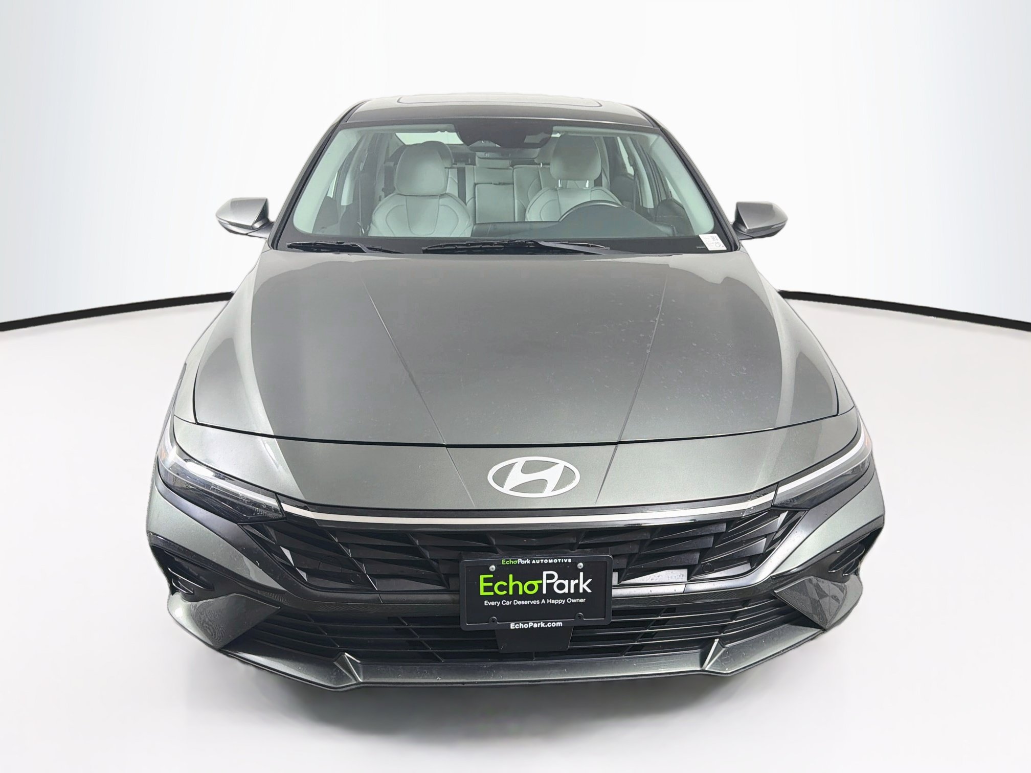 Used 2025 Hyundai Elantra Limited FWD image 2