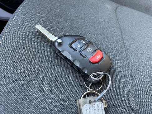 Used 2025 Jeep Wrangler Sahara image 22