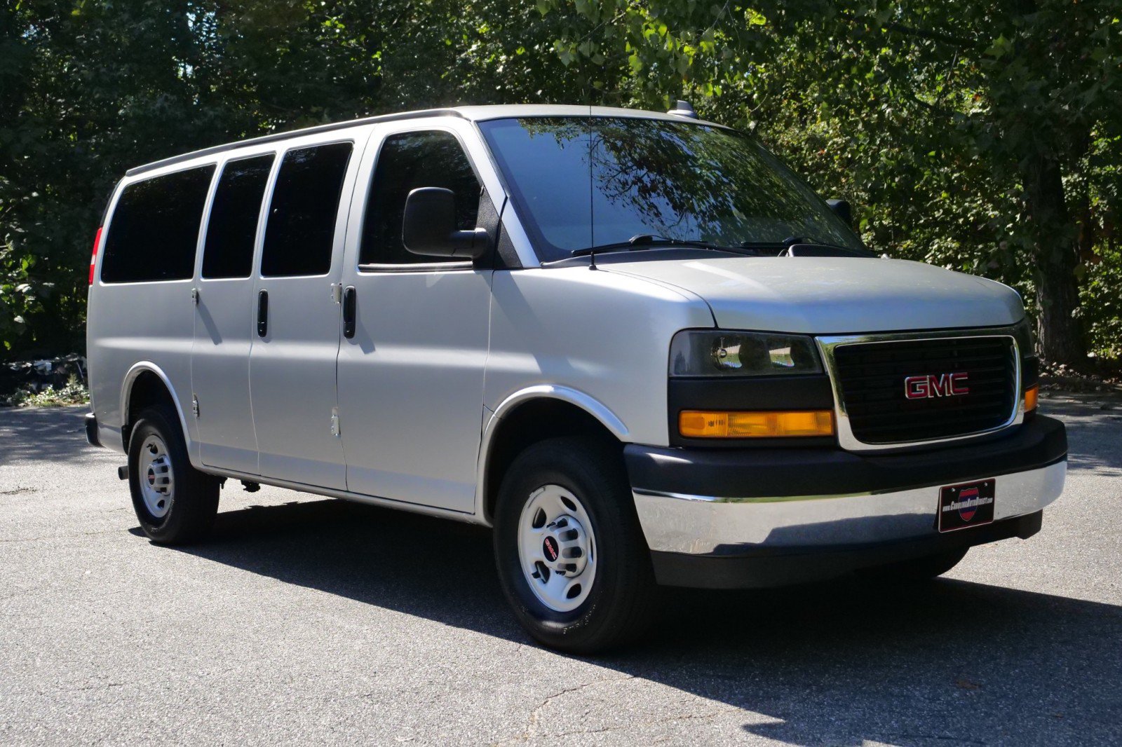 Used 2022 GMC Savana 2500 w/ Communications Package RWD image 4