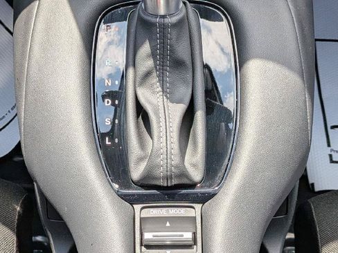 Used 2025 Honda HR-V LX image 18