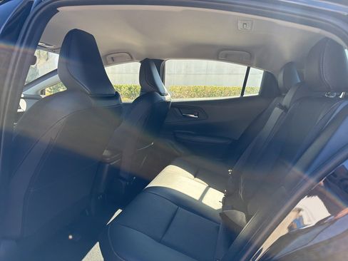 Used 2025 Toyota Prius XLE image 10