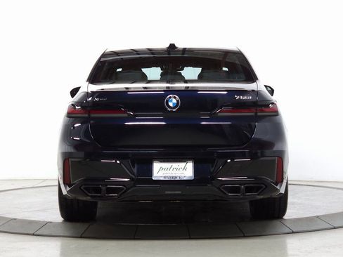 Used 2023 BMW 760i xDrive image 7