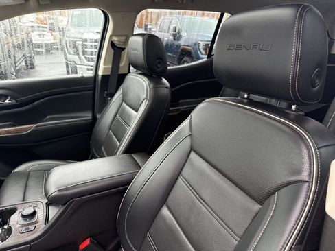 Used 2023 GMC Acadia Denali w/ Black Diamond Edition image 13