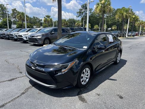 Used 2024 Toyota Corolla LE FWD image 5