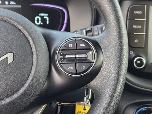 Certified 2025 Kia Soul LX w/ LX Technology Package FWD image 29