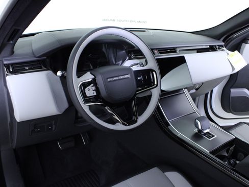 New 2026 Land Rover Range Rover Velar Dynamic SE image 16