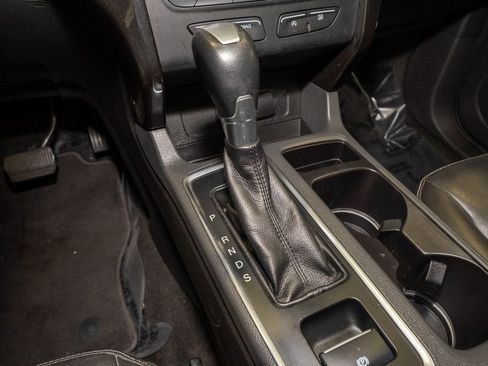 Used 2017 Ford Escape Titanium image 17