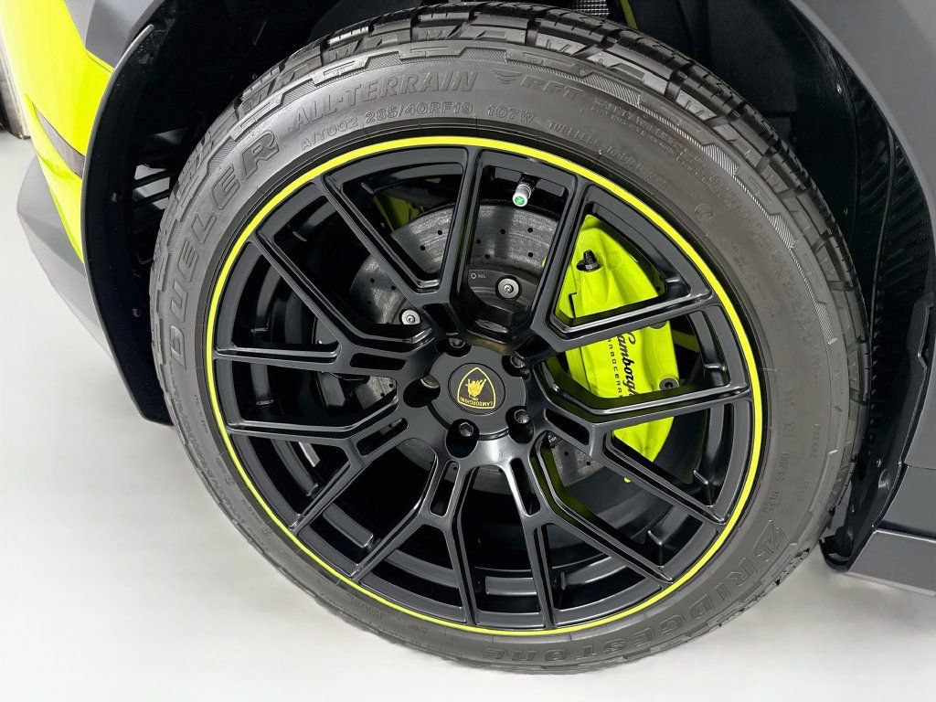 Used 2024 Lamborghini Huracan Sterrato AWD/4WD image 29