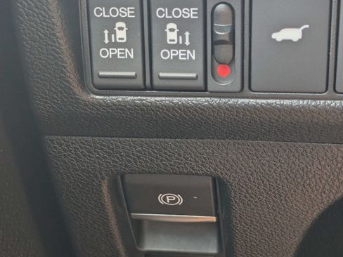 Used 2025 Honda Odyssey Sport-L image 38