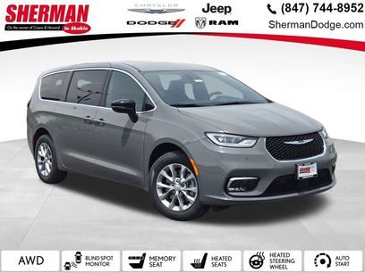 New 2025 Chrysler Pacifica Select