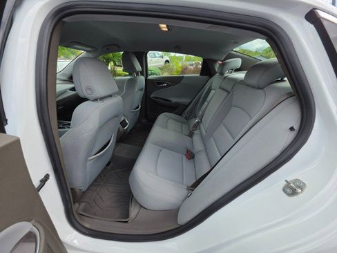Used 2021 Chevrolet Malibu LT FWD image 19