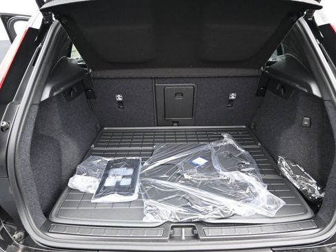 New 2026 Volvo XC40 B5 Ultra w/ Protection Package Premier image 10