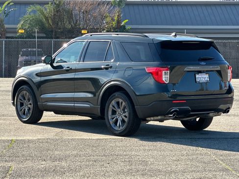Certified 2022 Ford Explorer XLT w/ Equipment Group 202A image 6