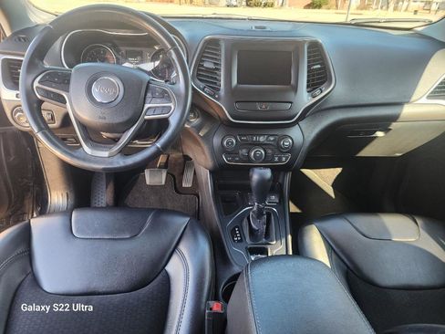 Used 2019 Jeep Cherokee Latitude Plus image 14