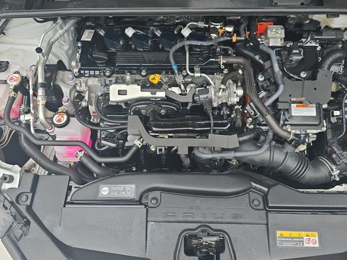 Used 2024 Toyota Prius LE FWD image 29