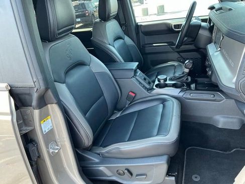 Used 2025 Ford Bronco Outer Banks AWD/4WD image 18