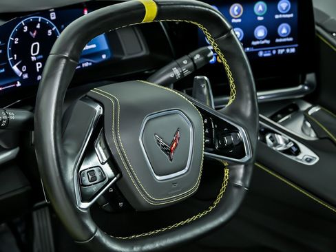 Used 2021 Chevrolet Corvette Stingray Premium Conv w/ Z51 Performance Package image 28