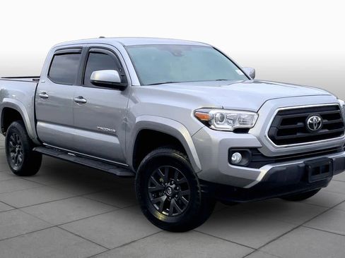 Used 2020 Toyota Tacoma SR5 RWD image 3